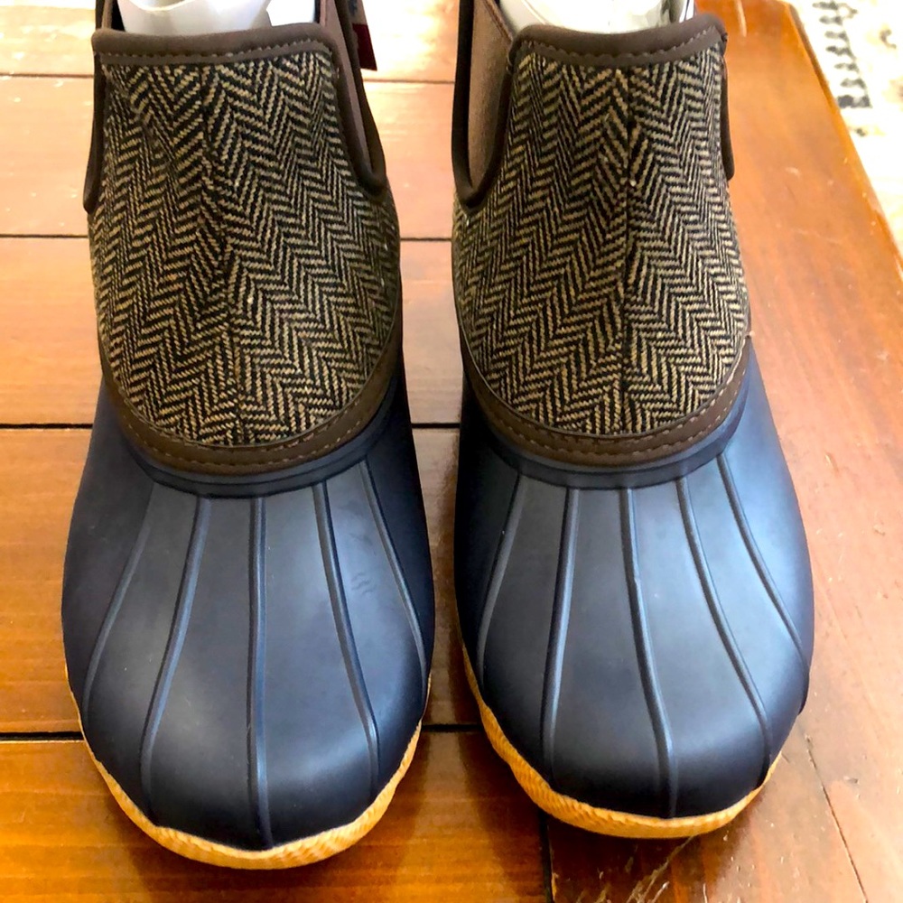 Women’s rain boots